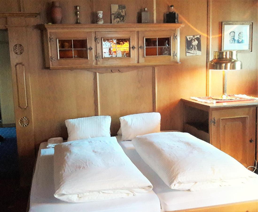 Hotel Schwarzer Adler 페트노이 암 아를베르크 외부 사진