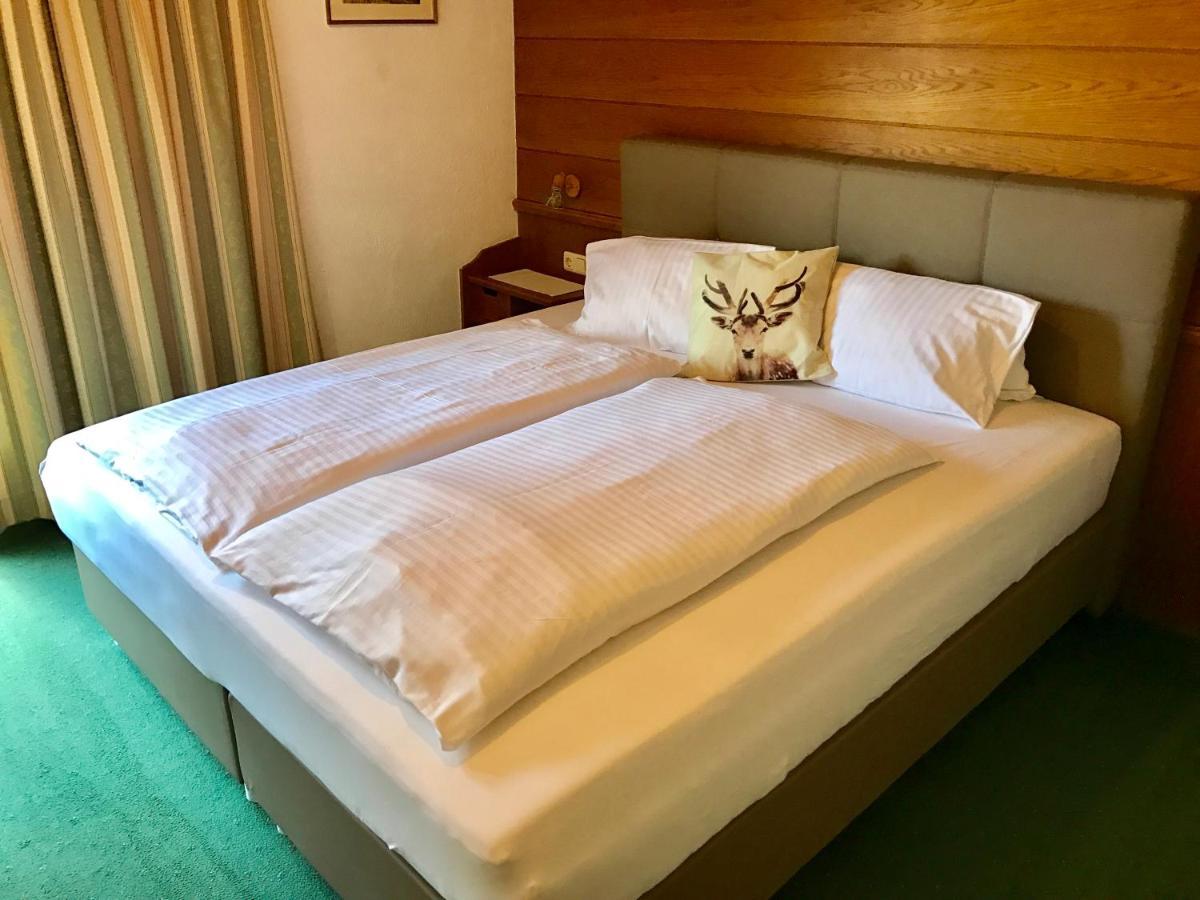 Hotel Schwarzer Adler 페트노이 암 아를베르크 외부 사진