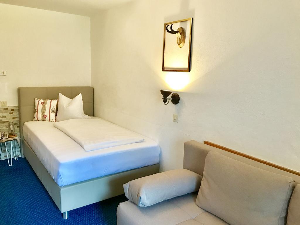 Hotel Schwarzer Adler 페트노이 암 아를베르크 외부 사진