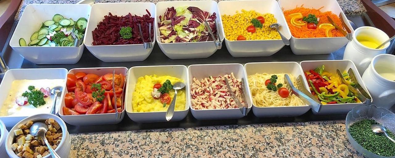 Hotel Schwarzer Adler 페트노이 암 아를베르크 외부 사진